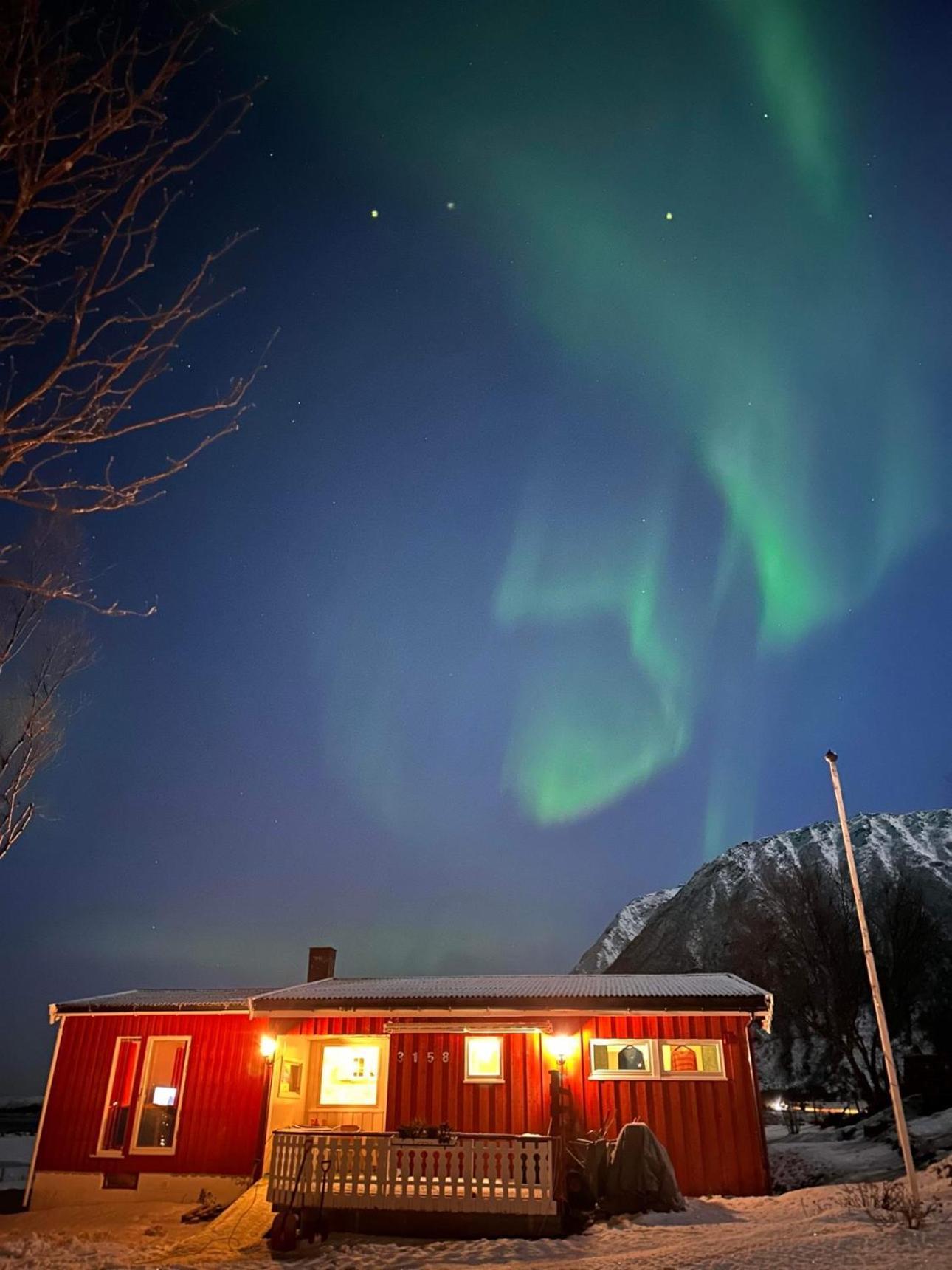 Midnattsolveien 3158,Sommarhusstrand Laukvik Lofoten Norway Luaran gambar