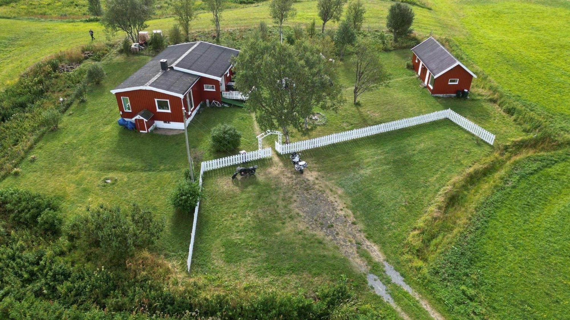 Midnattsolveien 3158,Sommarhusstrand Laukvik Lofoten Norway Luaran gambar