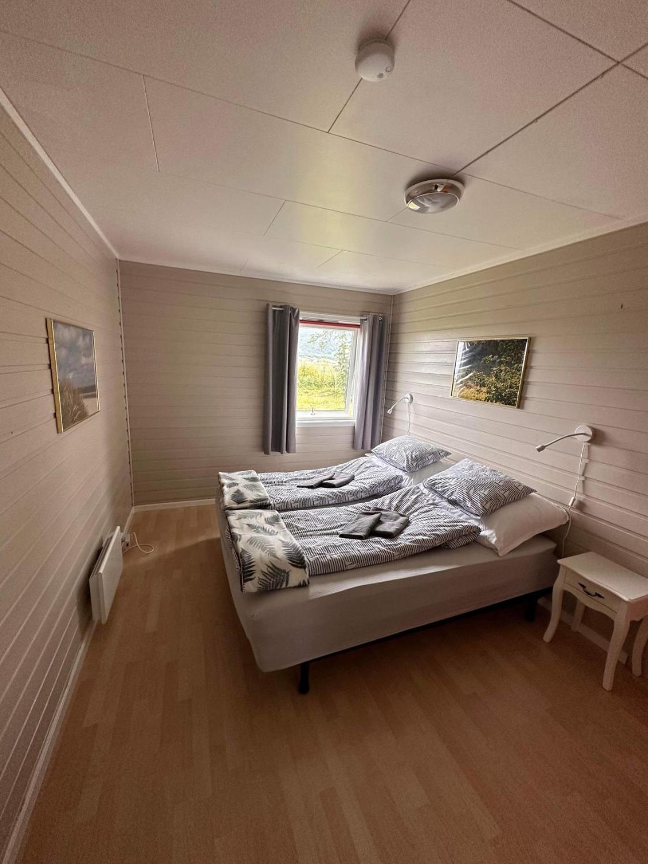 Midnattsolveien 3158,Sommarhusstrand Laukvik Lofoten Norway Luaran gambar