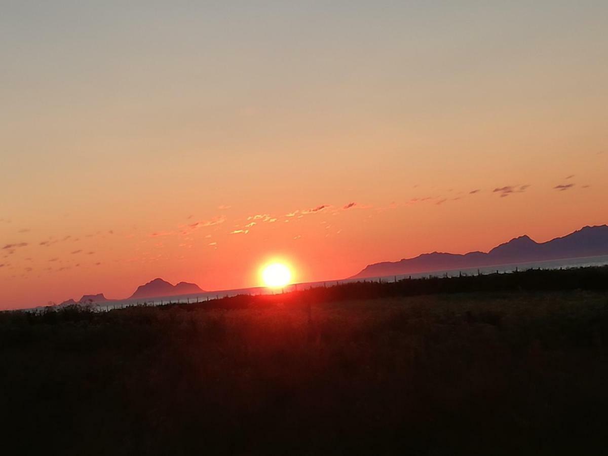 Midnattsolveien 3158,Sommarhusstrand Laukvik Lofoten Norway Luaran gambar