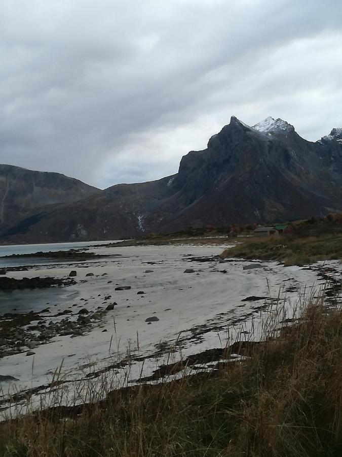 Midnattsolveien 3158,Sommarhusstrand Laukvik Lofoten Norway Luaran gambar